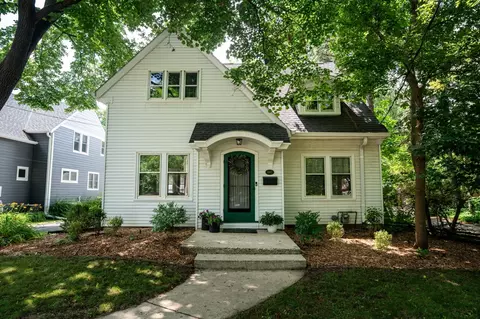 1867 Ludington, Wauwatosa, WI 53226