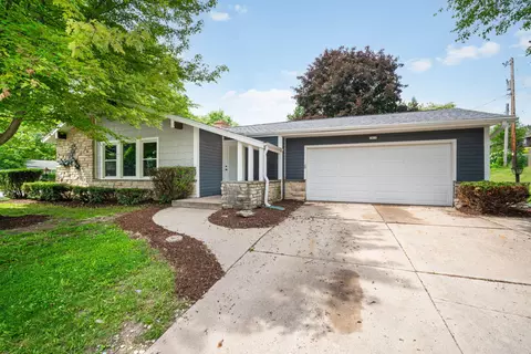 1816 Sylvan, West Bend, WI 53095