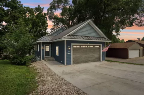 n26w27148 Prospect, Pewaukee, WI 53072