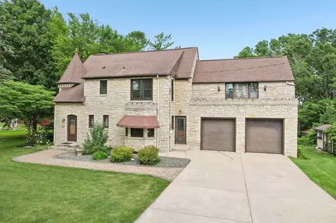 1003 Charles, Watertown, WI 53094