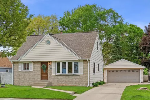 8706 W Arthur, West Allis, WI 53227