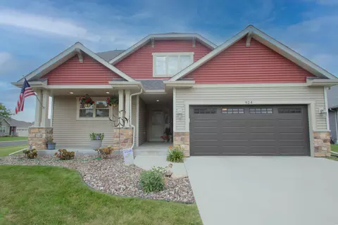 924 Shamrock, Watertown, WI 53094