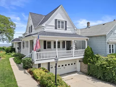 2608 S S Shr, Milwaukee, WI 53207