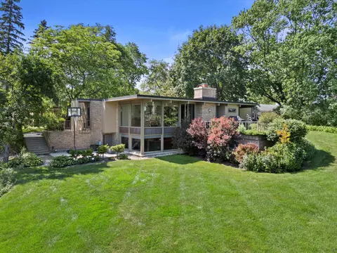 3637 Hennepin, North Bay, WI 53402
