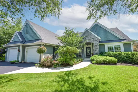 5177 Lower Lakeview Rdg, Belgium, WI 53004