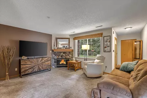200 W Aspen #6, Oak Creek, WI 53154