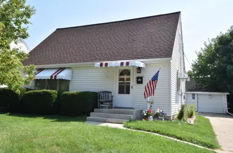 1012 S 109th, West Allis, WI 53214
