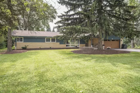 n45w22955 Lindsay, Pewaukee, WI 53072