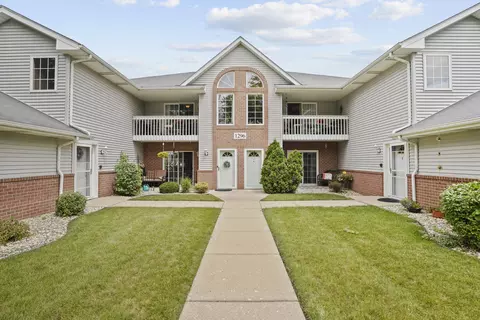 1296 Village Ctr #1, Somers, WI 53144