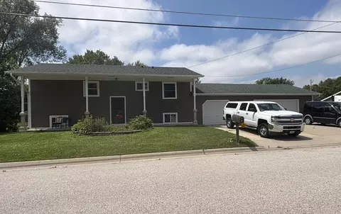 816 Clay, Watertown, WI 53098