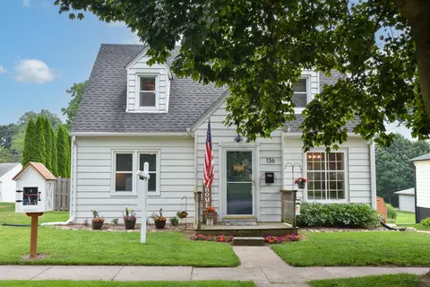 136 S Garfield, Port Washington, WI 53074