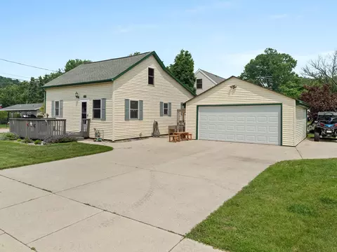 513 N 41st, Manitowoc, WI 54220