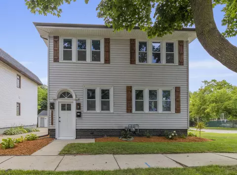 3005 S Hanson, Milwaukee, WI 53207