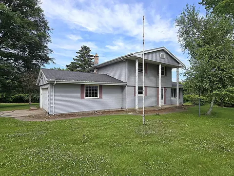 s41w26893 Oak Grv, Waukesha, WI 53189