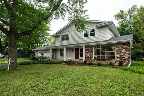 821 Buckingham, Hartland, WI 53029