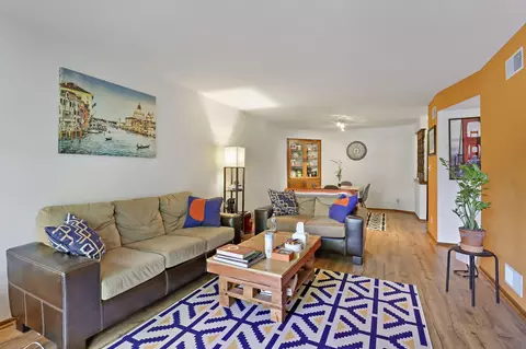 3239 S 58th #213, Milwaukee, WI 53219