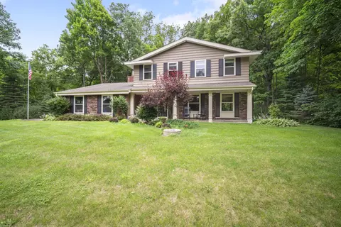 w265s7580 Crestview, Waukesha, WI 53189
