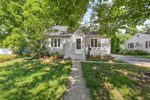 619 S Main, Oconomowoc, WI 53066