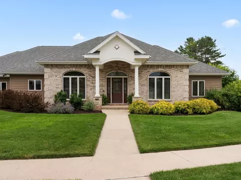 2111 Stoney Brk, Manitowoc, WI 54220