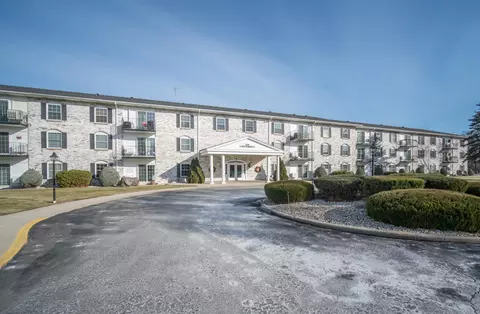 125 N University #217, West Bend, WI 53095