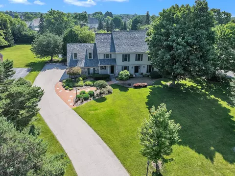 10426 N Haddonstone, Mequon, WI 53092