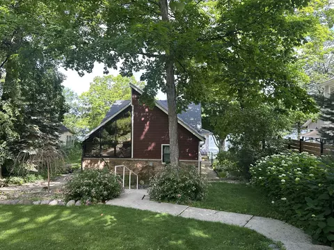 3817 Thoma Park, West Bend, WI 53095