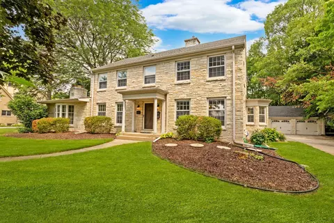 n87w15750 Kenwood, Menomonee Falls, WI 53051