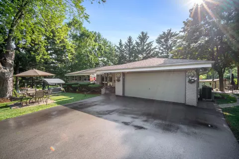 1278 Country Highlands, Hubertus, WI 53033