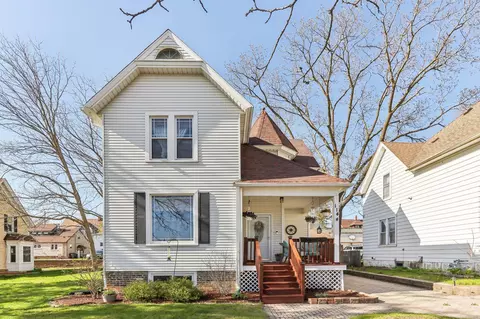 114 E Washington, West Bend, WI 53095