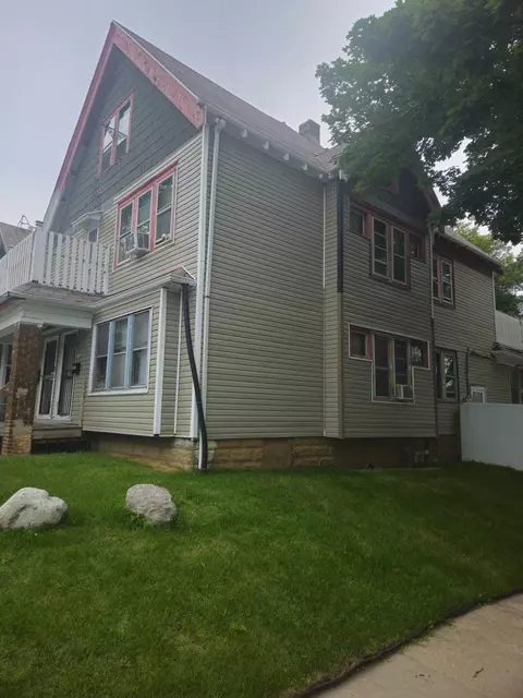 1500 N 33rd #1502, Milwaukee, WI 53208