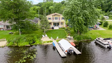 8041 W Lakeshore, Burlington, WI 53105