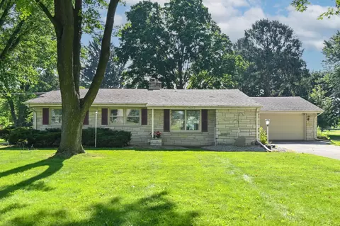w212n4912 Weyer, Menomonee Falls, WI 53051