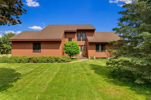 n8724 Garfield Road, Holland, WI 54636