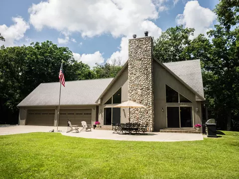 n7823 Pleasant Lake Road, La Grange, WI 53120