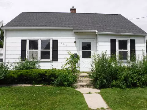 2814 Harding, Manitowoc, WI 54220