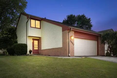 2087 E Pendragon, Oak Creek, WI 53154