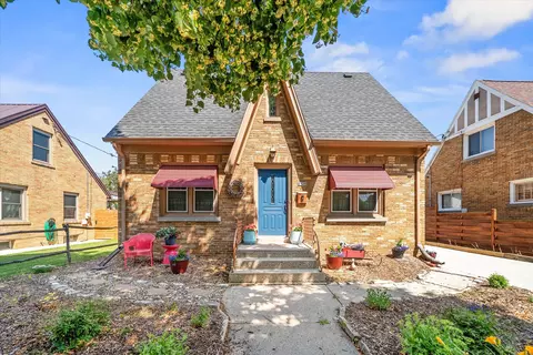 2129 Wedemeyer, Sheboygan, WI 53081