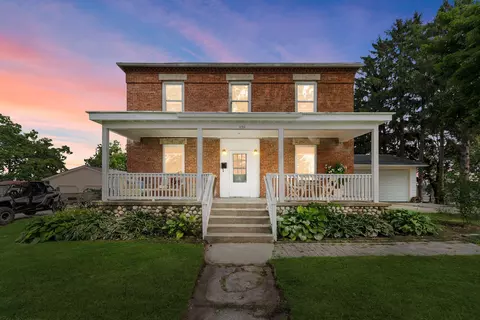290 N Main, Juneau, WI 53039