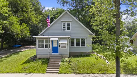 81 S Blain, Oconomowoc, WI 53066