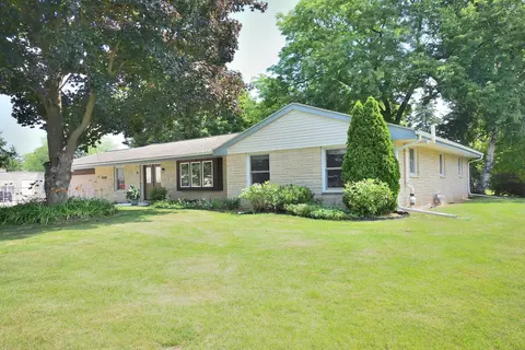 7100 N Parkview, Lannon, WI 53046