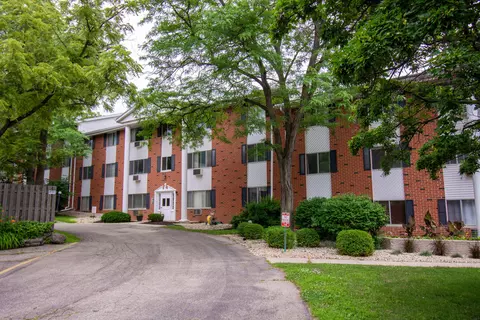 255 Elmwood #307B, Lake Geneva, WI 53147