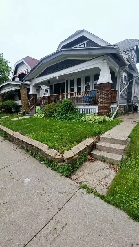 2224 S 33rd, Milwaukee, WI 53215
