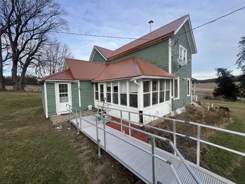 n8929 County Road C, Farmington, WI 54644