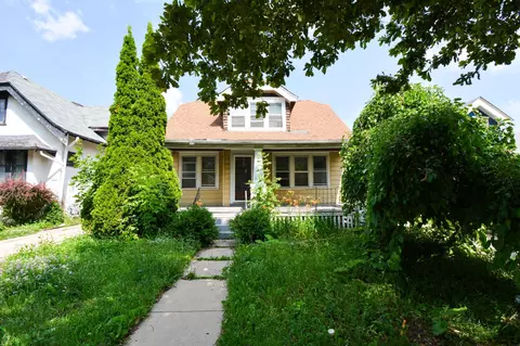 3830 N 18th, Milwaukee, WI 53206