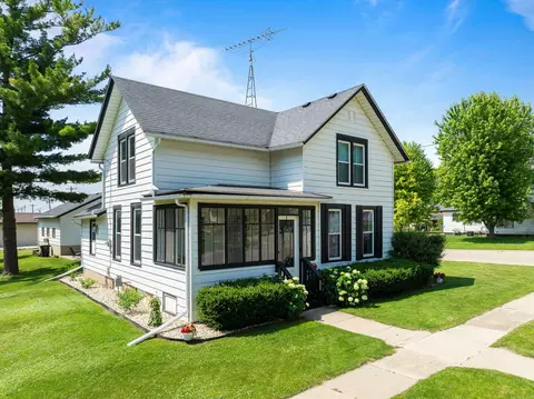11 W Rockwell, Elkhorn, WI 53121