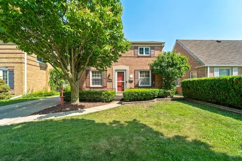 2404 Gillen, Racine, WI 53403