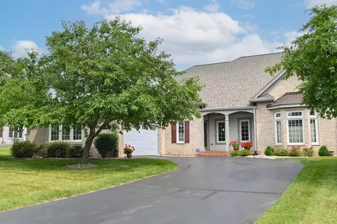 n35w22444 Wethersfield #3, Pewaukee, WI 53072