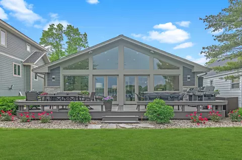 n28w27558 Peninsula, Pewaukee, WI 53072