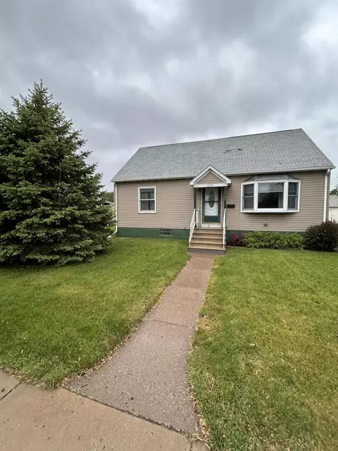 2155 Green Bay, La Crosse, WI 54603