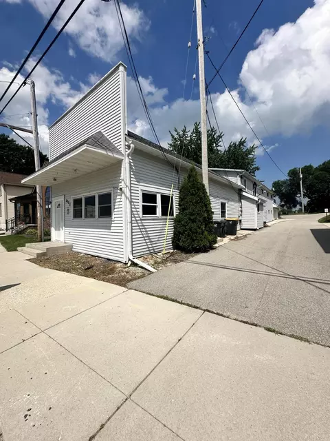 1005 Main, Saint Cloud, WI 53079